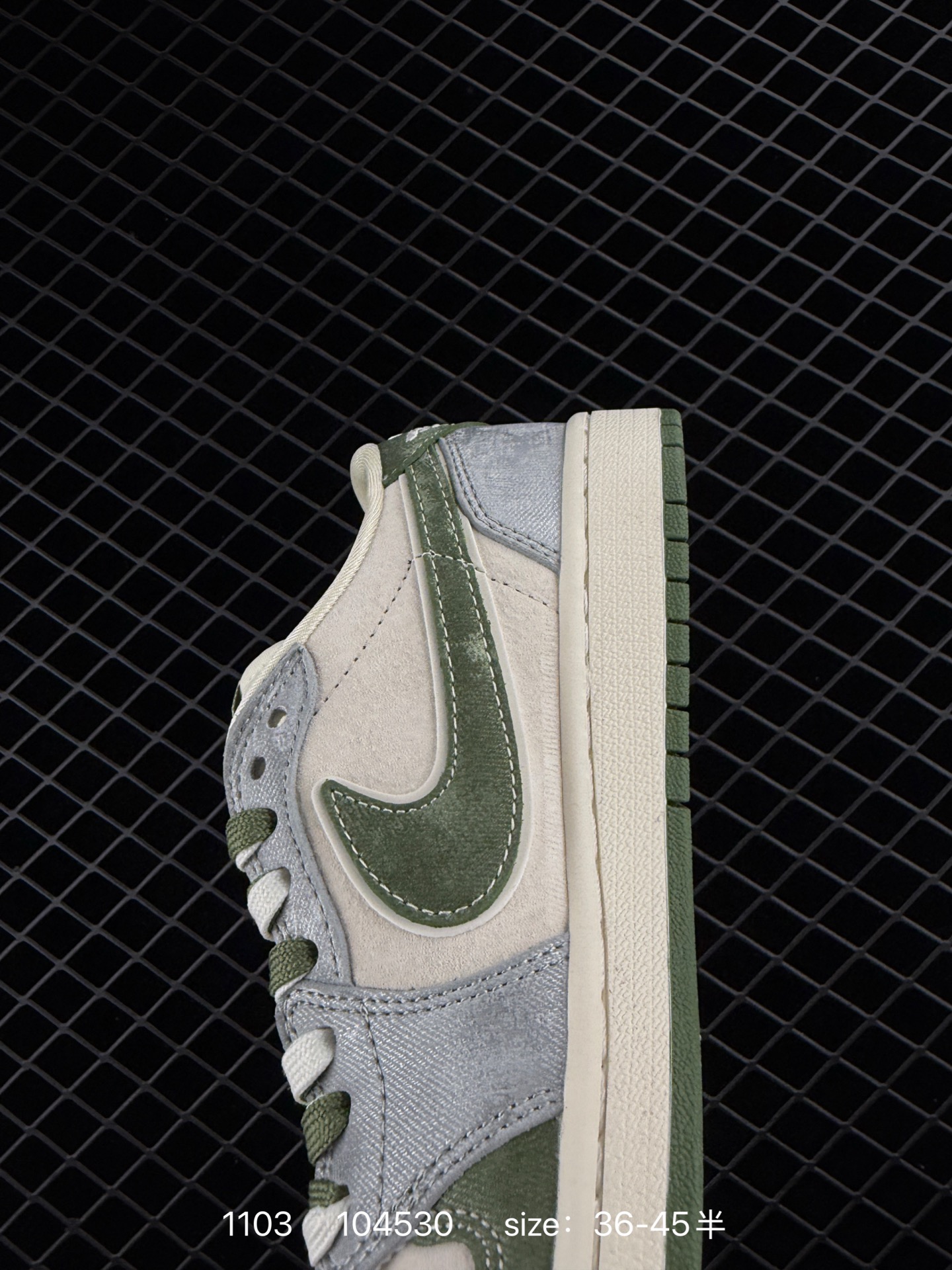 Travis Scott x Air Jordan 1 ” Reverse Mocha “